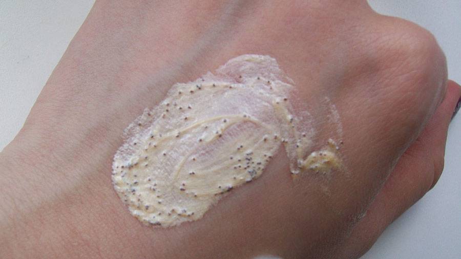 Гоммаж с частичками для механического очищения кожи
