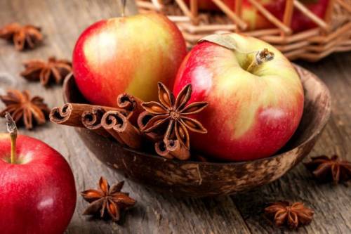 Яблоки и пряности